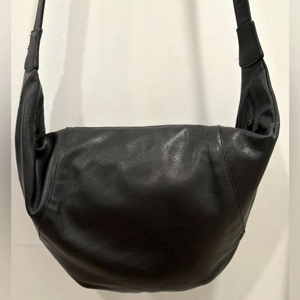 Like New! Vintage 1980’s Patchwork Black Leather Hobo Shoulder Bag
